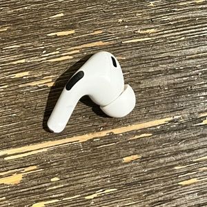 Right airpod pro gen 3
